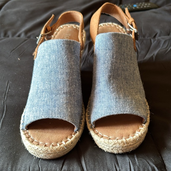 TOM’S WEDGE DENIM SANDALS -8 - Picture 3 of 6